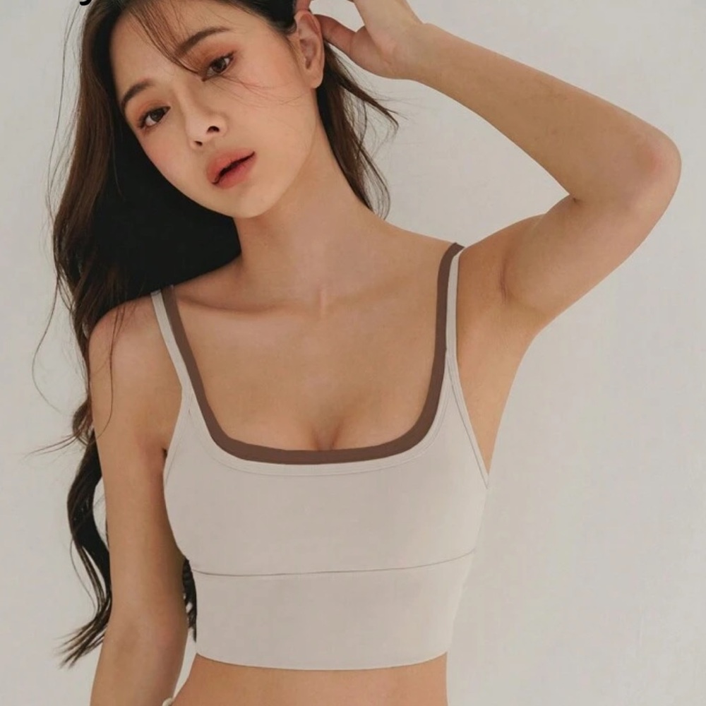 ❤️Women's light gray & brown workout crop top! Size L fits like a Medium